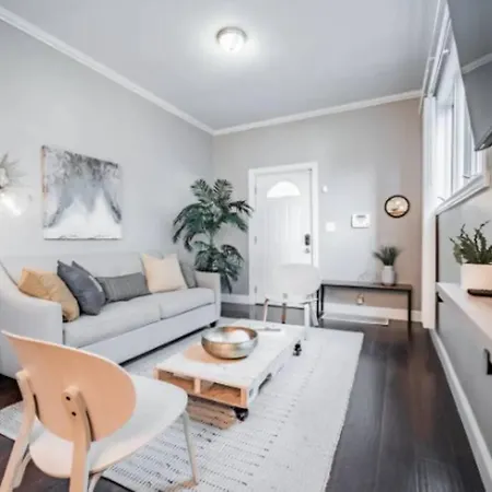 Chic 1Br Retreat With Sofa Bed, Free Parking Villa